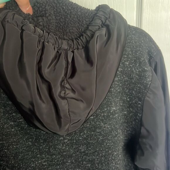 Original Deluxe Hooded Jacket - Fur / Bomber Sleeves - Size Medium Warm Coat - Picture 5 of 5